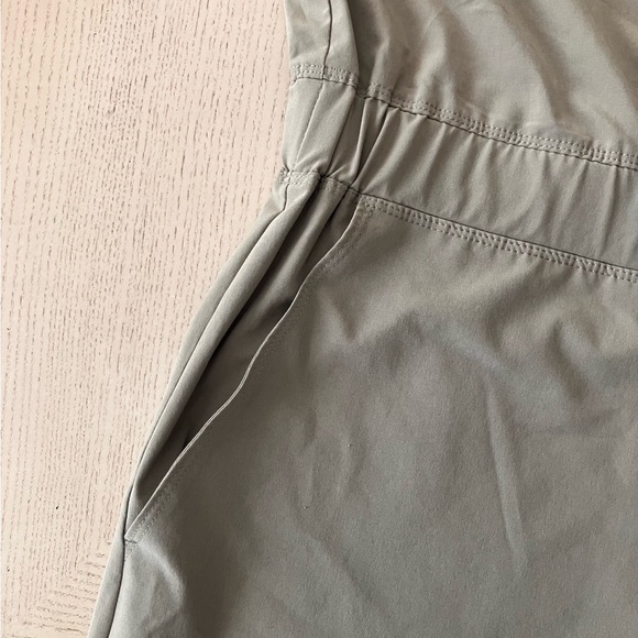 Banana Republic Khaki V-neck Jumpsuit Size XL Tall - Picture 5 of 10